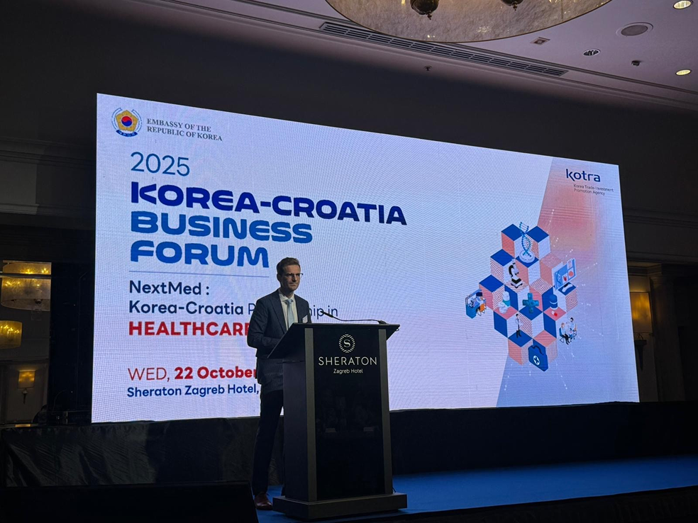 Josip Roca predstavlja dobre prakse suradnje sa Samsung Medisonom na Korejsko-hrvatskom poslovnom forumu 2025. u Zagrebu